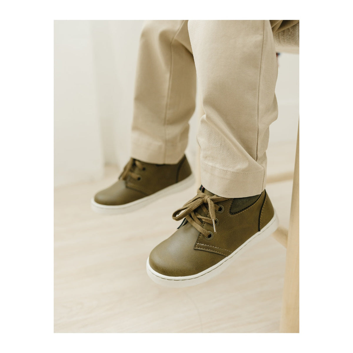 Ian Mid-Top Sneaker - Olive