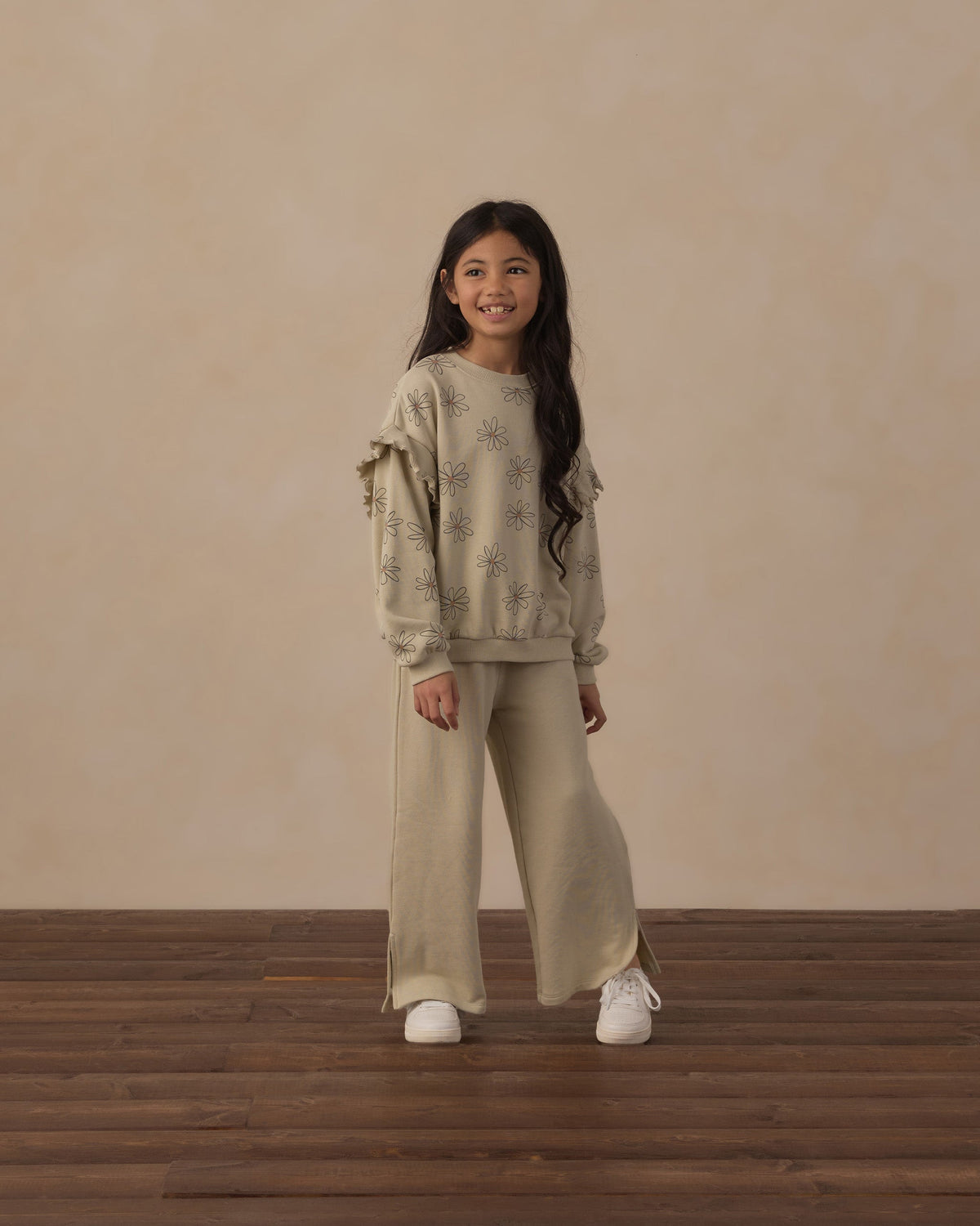Ruffle Sweatshirt || Big Daisy